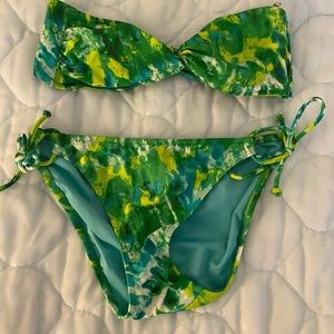Green strapless bikini